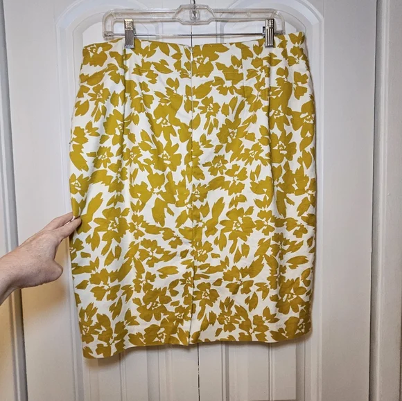LOFT Gold Knee-Length Pencil Skirt for Work - Picture 2 of 3
